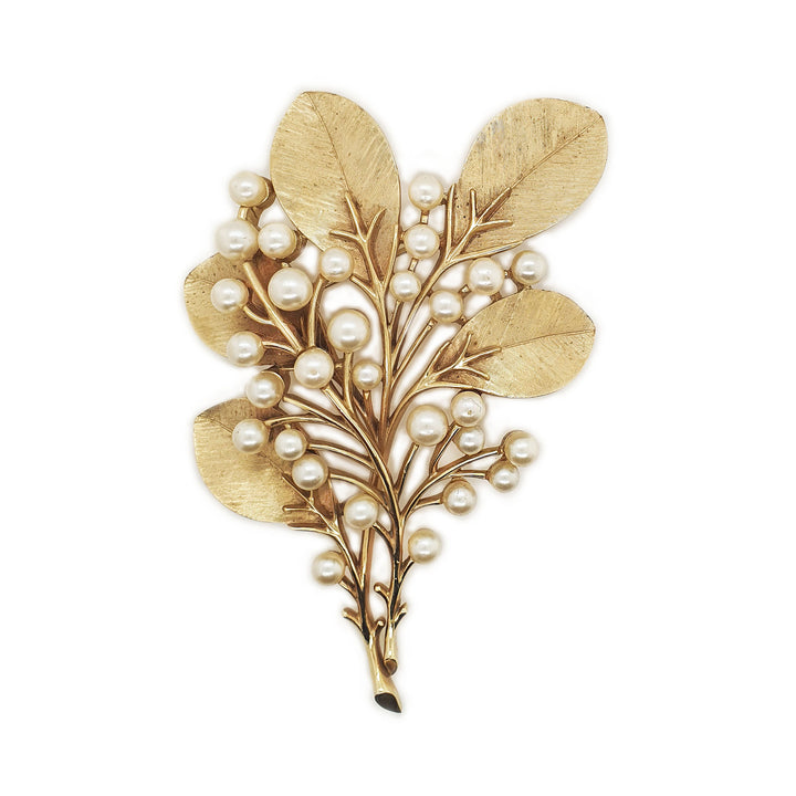 Vintage c.1950s Trifari Gold Tone Pearl Brooch