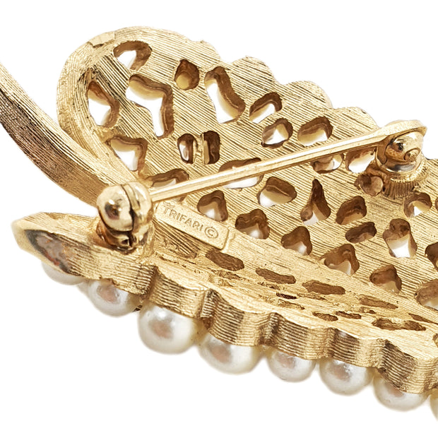 Vintage Trifari Gold Tone Pearl & Rhinestone Brooch - c.1950s