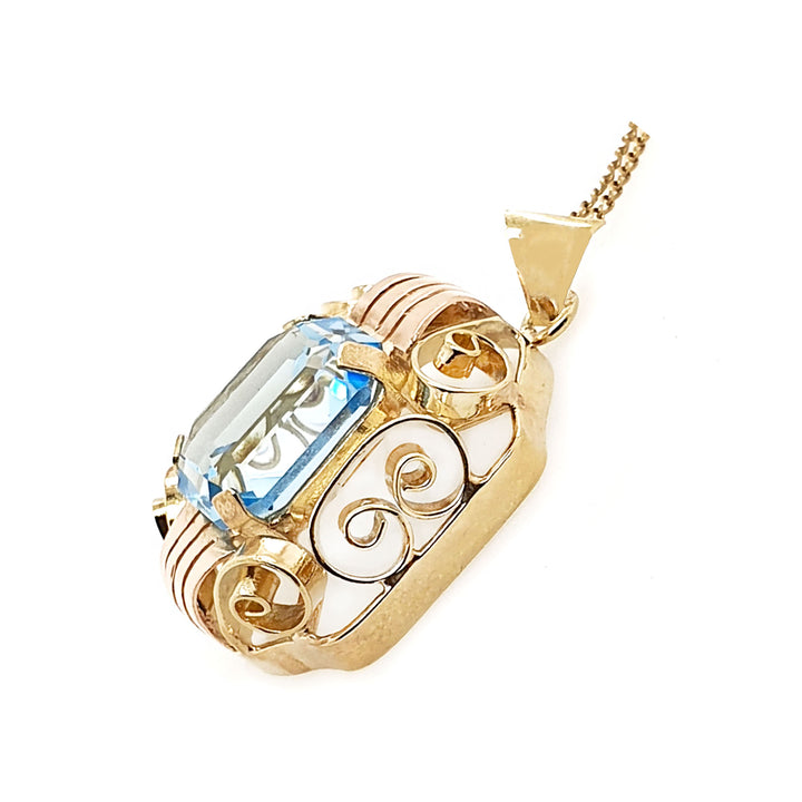 14CT Yellow Gold Vintage Retro Blue Topaz Pendant And Necklace