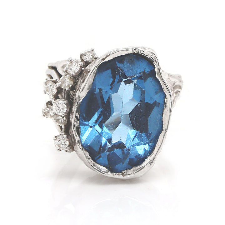 18CT White Gold Vintage Topaz & Diamond Ring