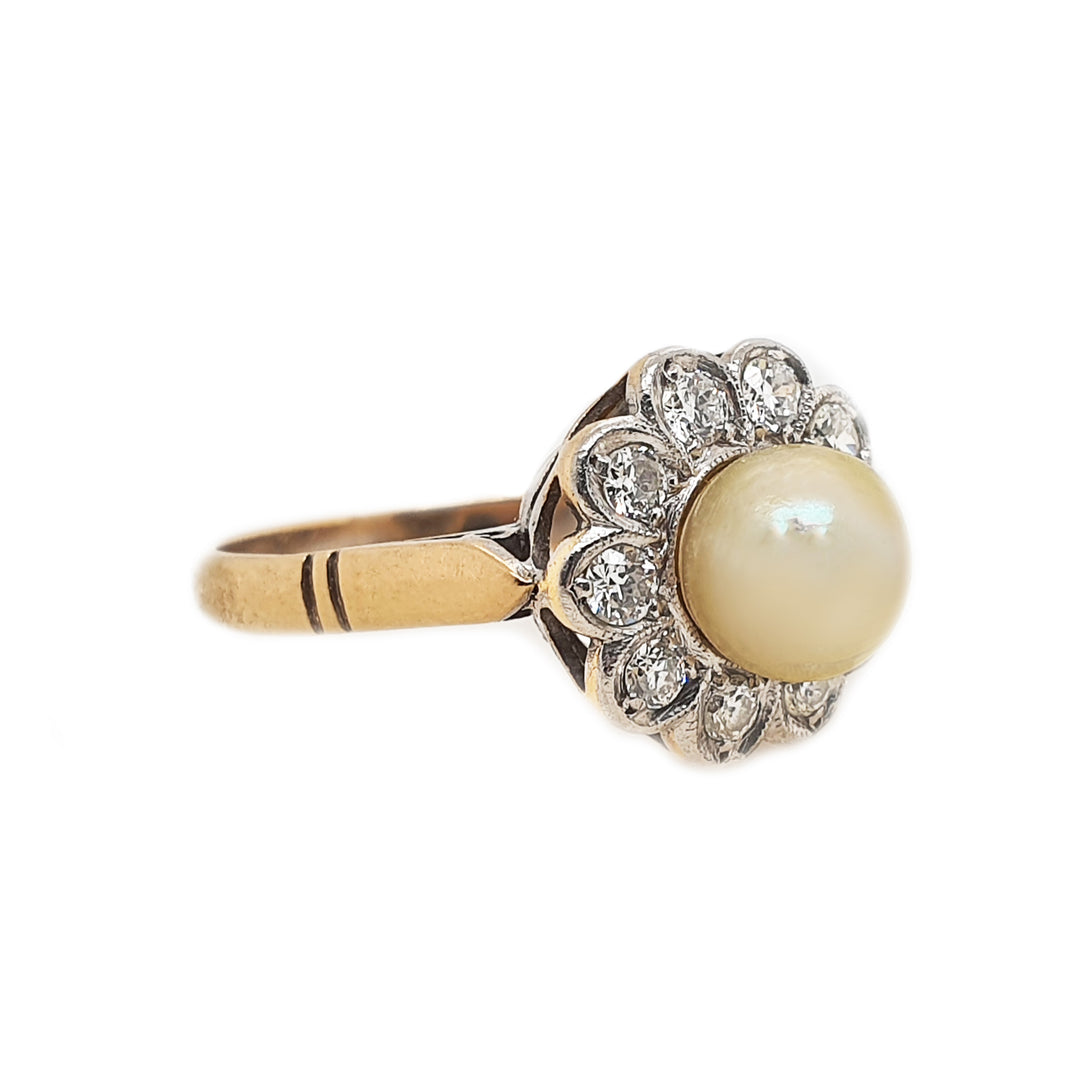 18CT Yellow/White Gold Vintage Pearl And Diamond Daisy Ring