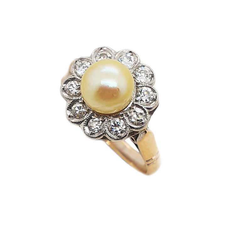 18CT Yellow/White Gold Vintage Pearl And Diamond Daisy Ring
